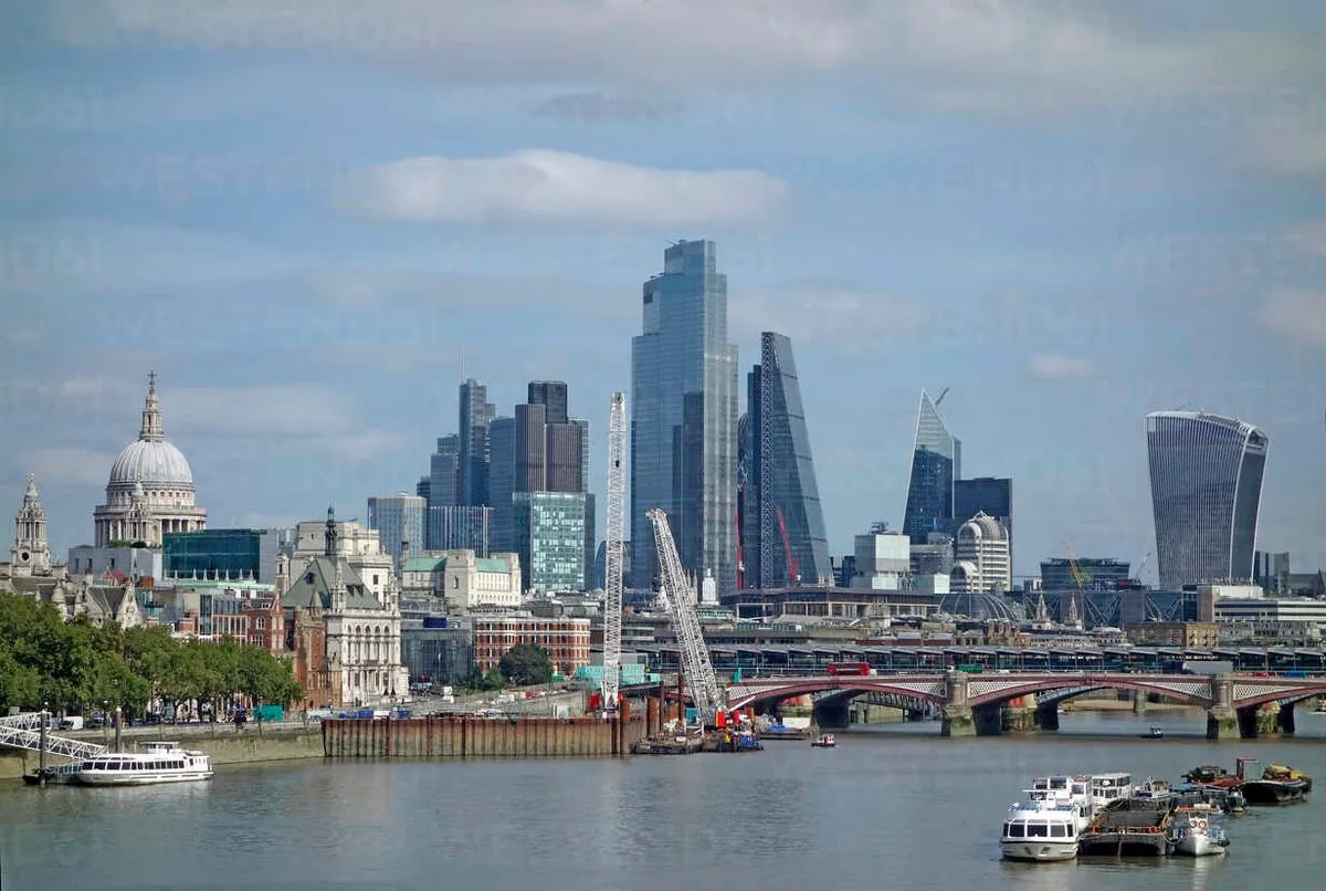 Navigating the Golden Streets: Securing a High-Paying Job in London's Financial Hub