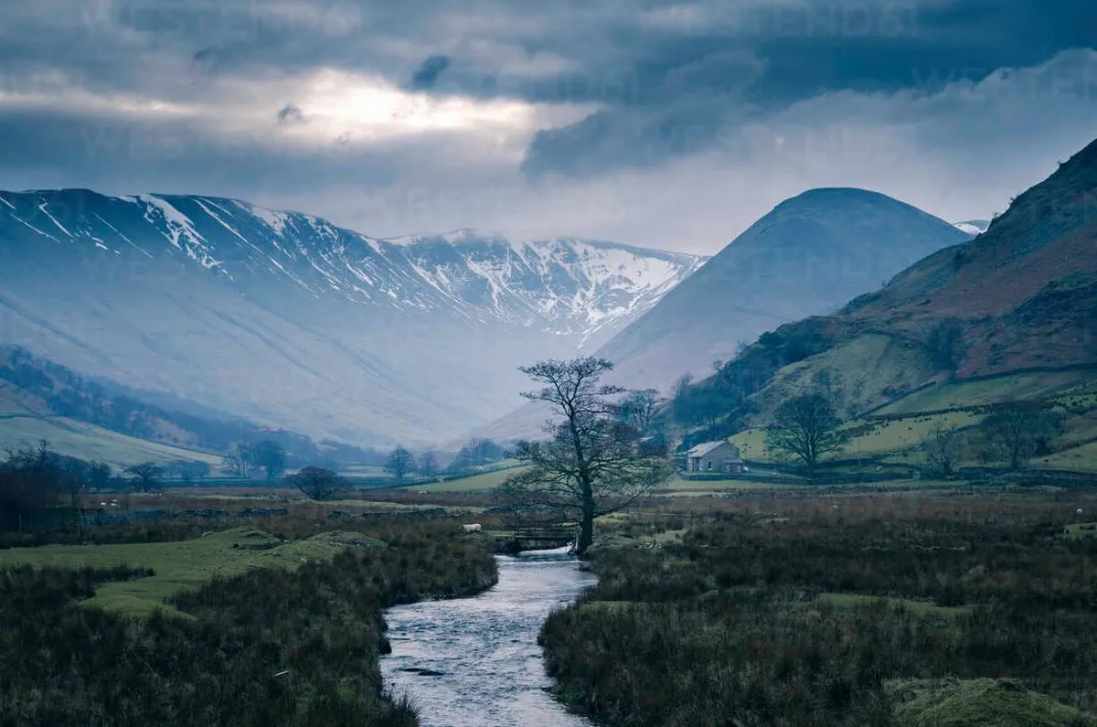 uk-braces-for-intense-rainfall-and-gale-force-winds-as-storm-lilian-approaches