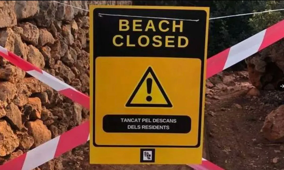 Galician Villagers Block Beach Access in Stand Against Mass Tourism