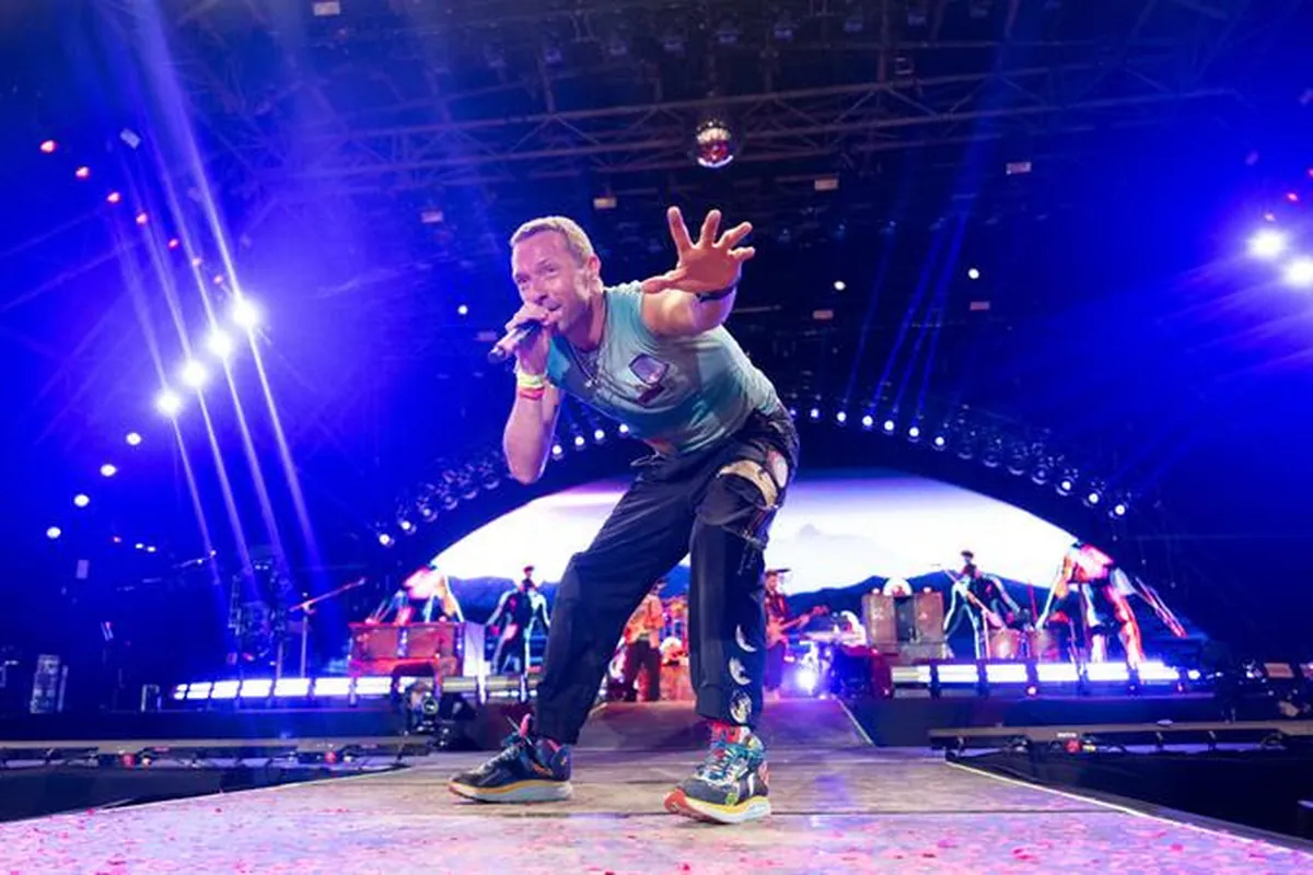 Chris Martin's Dublin Surprise Gig: One Song, Three Times, Mixed Reactions