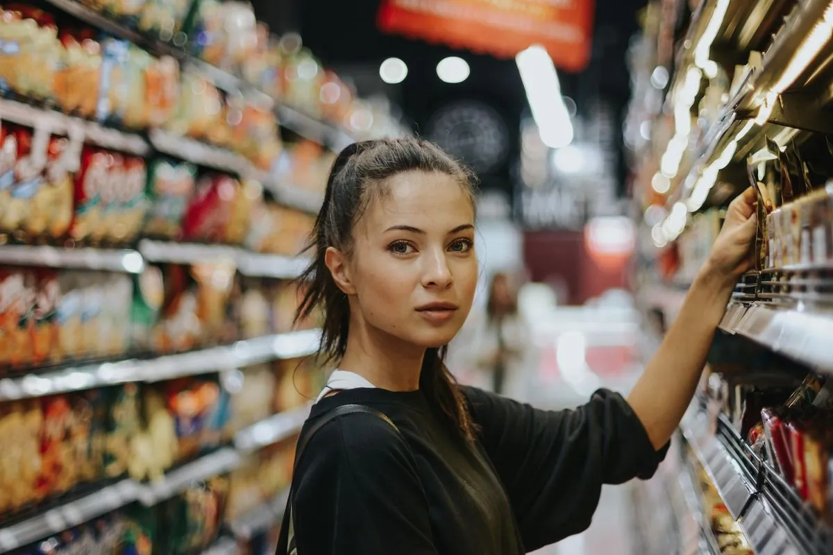 Spanish Gen Z Swaps Swipes for Supermarket Flirting