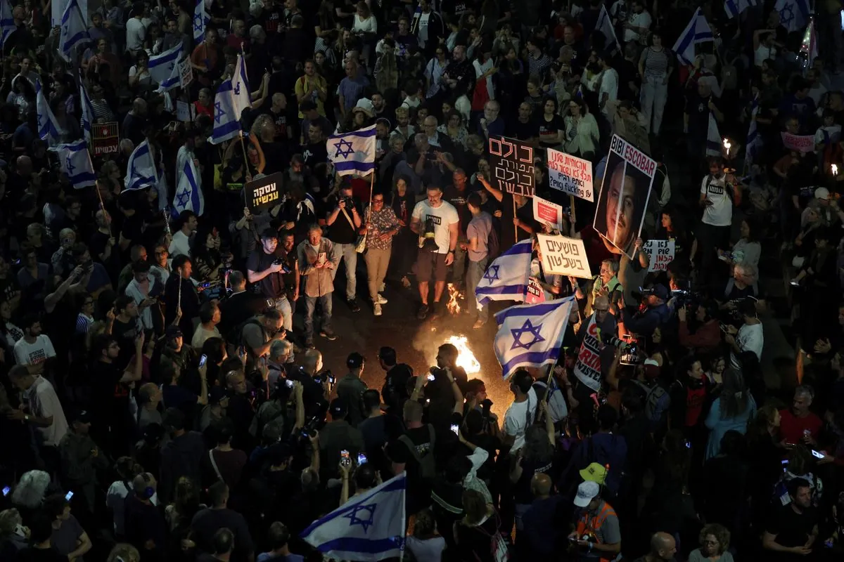 Israeli Minister: Netanyahu Will Act Only When "Streets Are Burning"