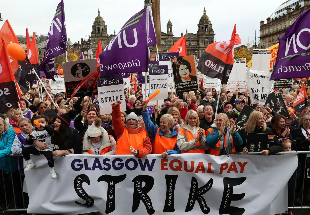 Scottish Council Workers Reject Pay Rise, Strikes Loom