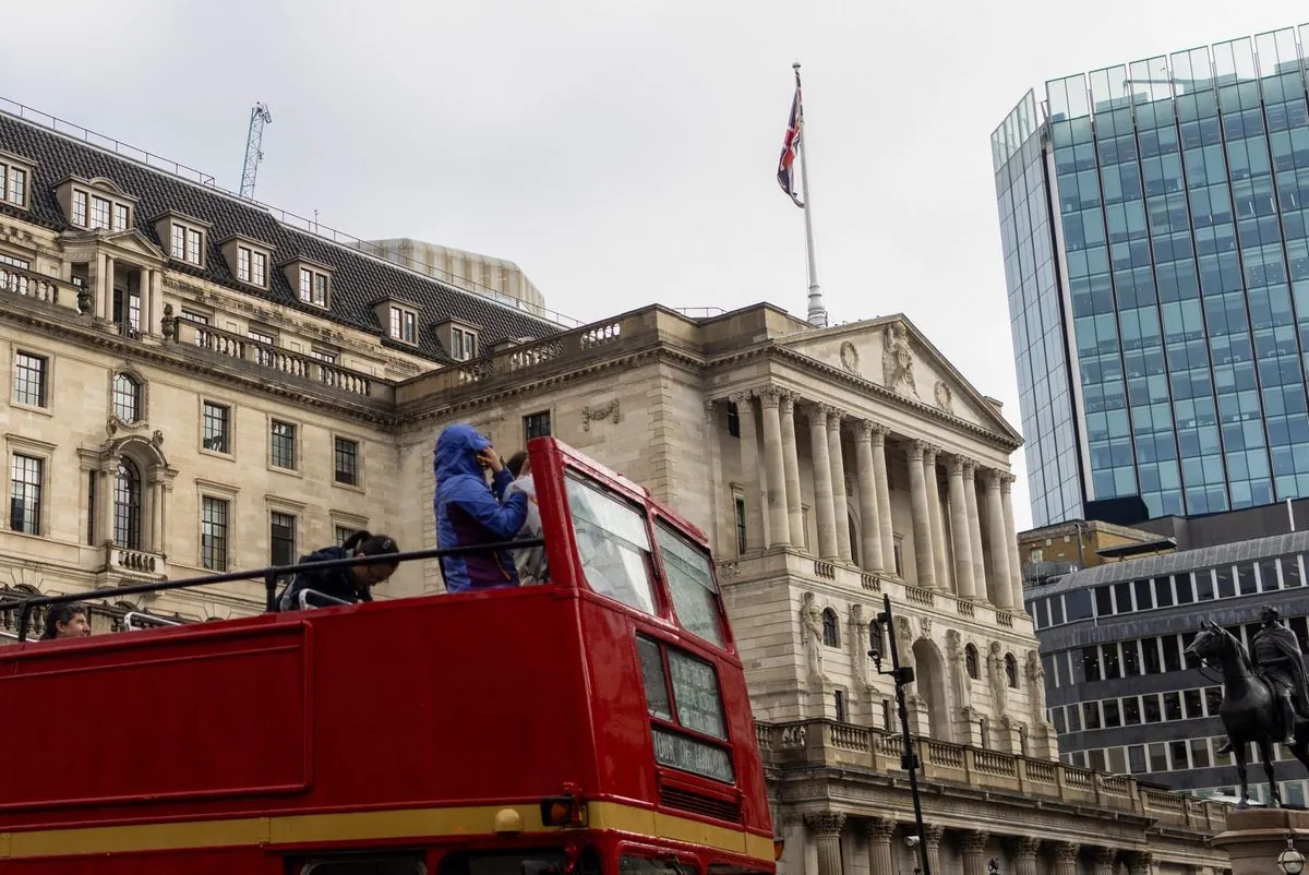 Record Demand for UK Government Bonds Amid Falling Life Expectancy