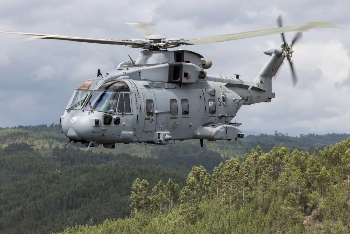 royal-navy-pilot-dies-in-channel-helicopter-training-incident