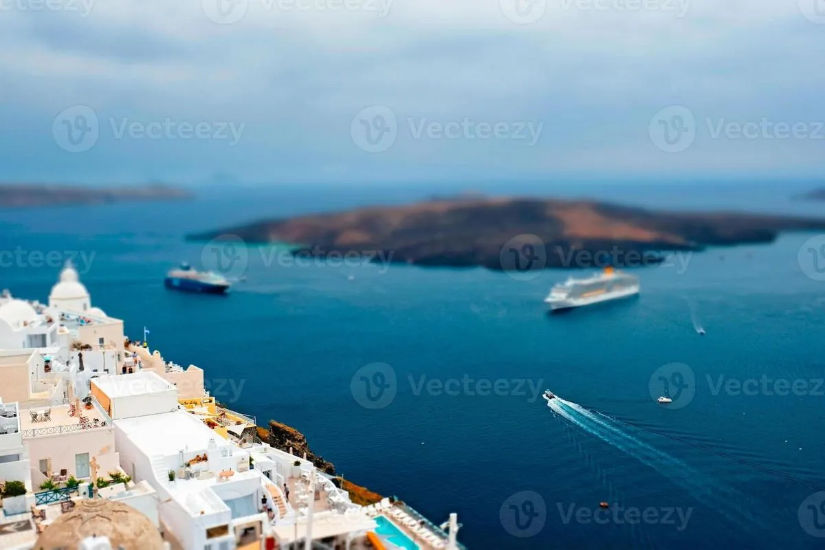 greece-to-impose-cruise-ship-tax-on-santorini-and-mykonos-to-combat-over-tourism