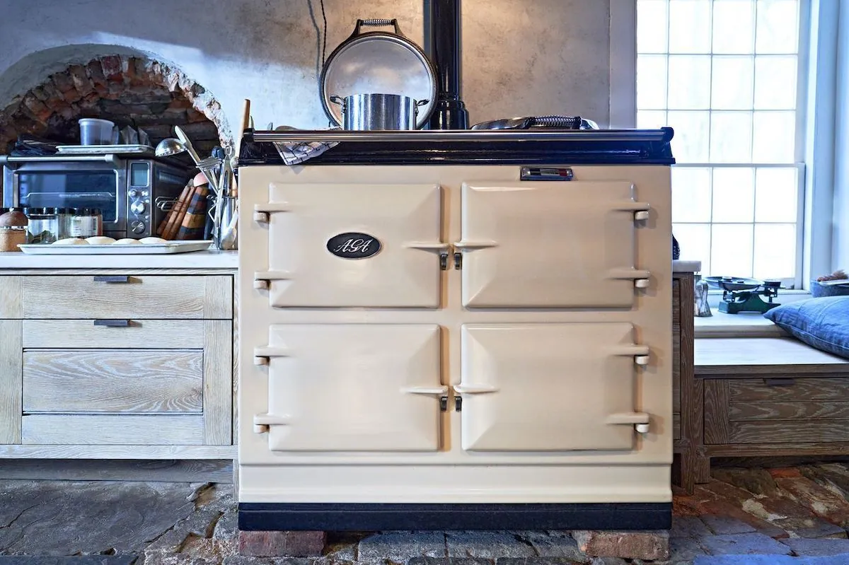 Antique Dealer Sues Over Aga Fire in Historic Oxfordshire Home