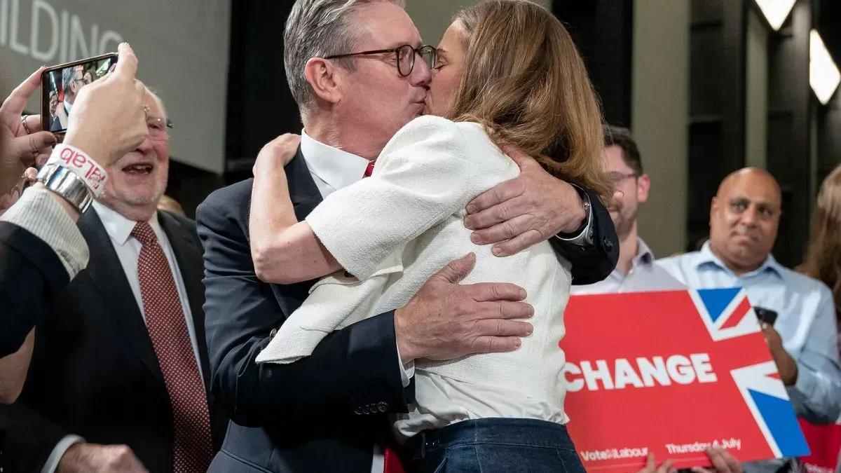 keir-starmers-awkward-kiss-a-look-at-political-pda-pitfalls