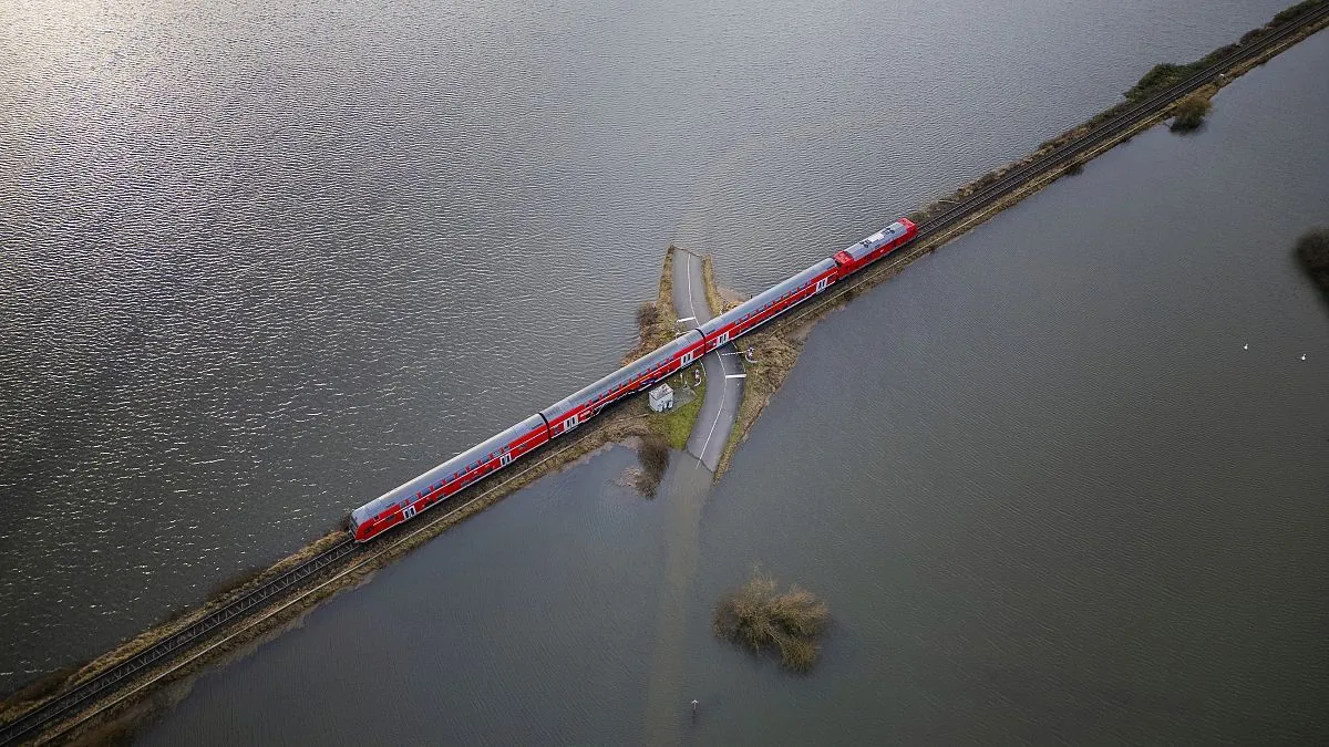 severe-flooding-disrupts-travel-across-england-as-heavy-rain-persists