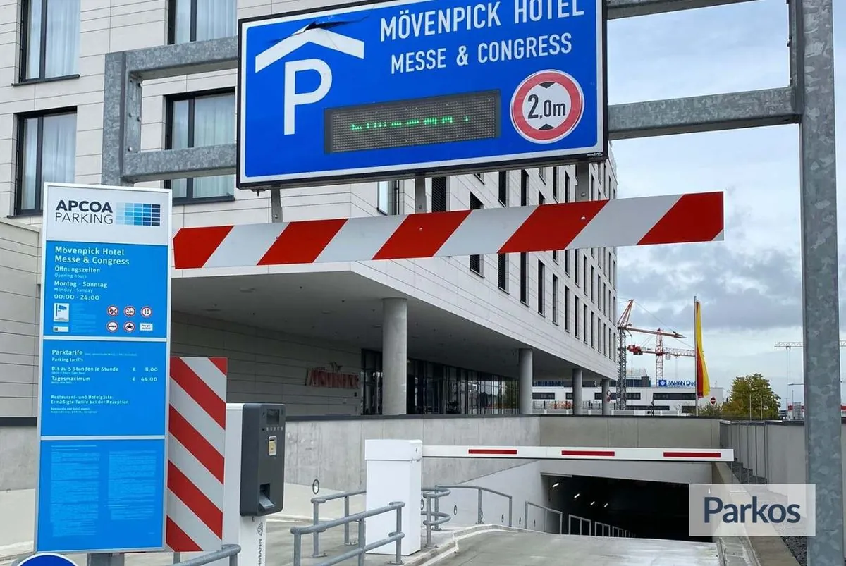 Pigeon poop locks 200 people in German parking garage overnight