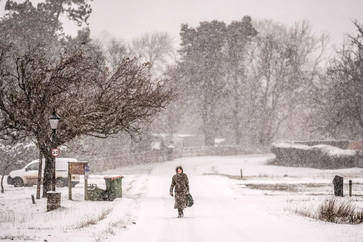 Storm Bert hits UK: Transport chaos as extreme weather brings snow and 70mph winds